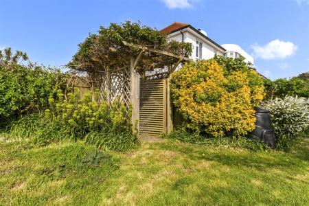 Nutley Drive 18-030.jpg