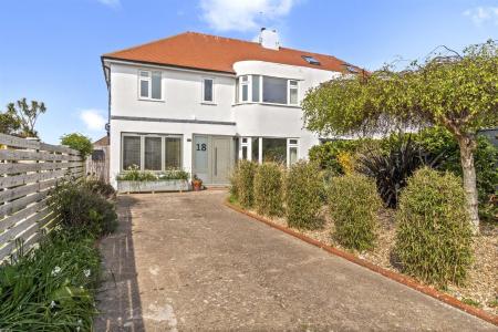 Nutley Drive 18-042.jpg