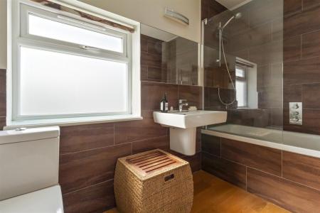 Nutley Drive 18-035.jpg