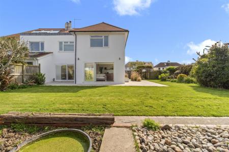 Nutley Drive 18-027.jpg