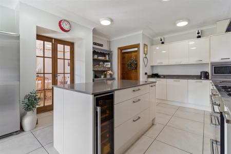 Chelwood Avenue 10-010.jpg