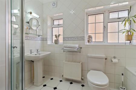 Chelwood Avenue 10-020.jpg