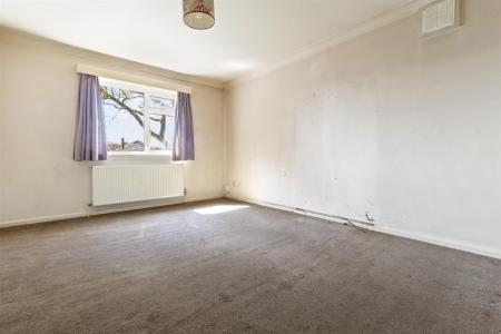 182 goring way-001.JPG