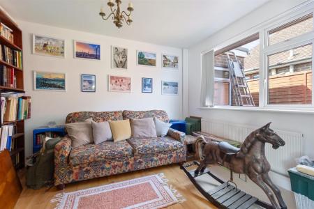 11 windermere crescent-008.jpg