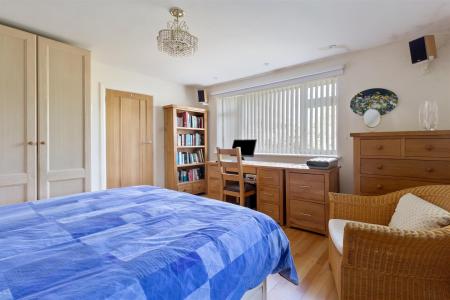 11 windermere crescent-011.jpg