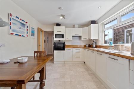 11 windermere crescent-016.jpg