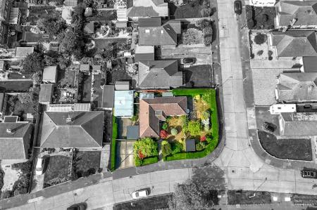 11 windermere crescent-003bw.jpg