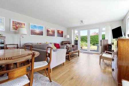 11 windermere crescent-004.jpg