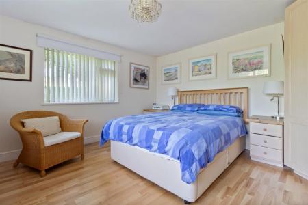 11 windermere crescent-010.jpg