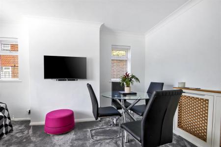 Manor Court, 18_08.JPG