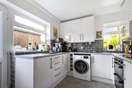 Manor Court, 18_03.JPG