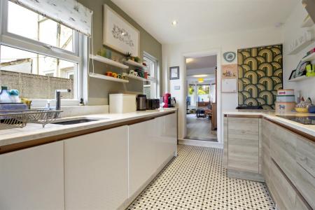 Tarring Road 347-005.JPG