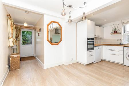 60 Henty Road-21.jpg