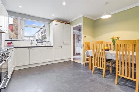 Radnor Close, 19-010.JPG