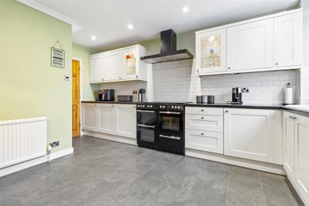 Radnor Close, 19-008.JPG