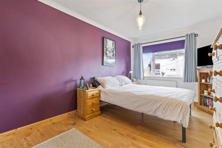 Radnor Close, 19-013.JPG