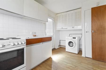 Rockingham Close, 22-012.JPG