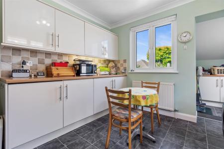 Elgin Drive, 5-008.jpg