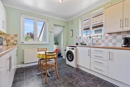 Elgin Drive, 5-007.jpg