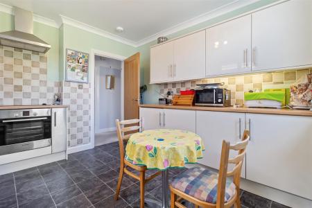 Elgin Drive, 5-009.jpg