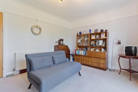 Elgin Drive, 5-015.jpg