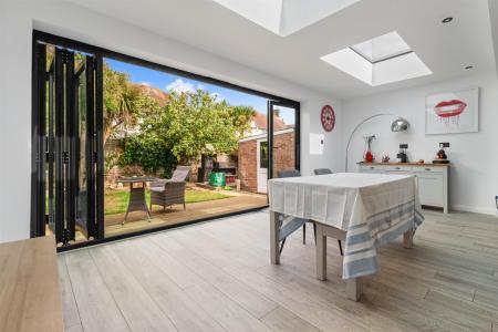 Devonport Road, 58-013.jpg