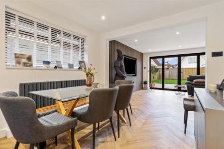 9 Maytree Close-010.jpg