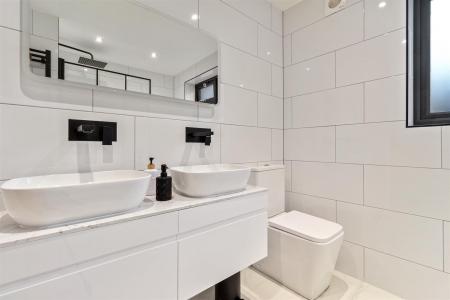 9 Maytree Close-019.jpg