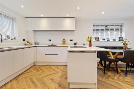 9 Maytree Close-007.jpg