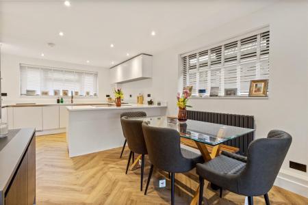 9 Maytree Close-012.jpg