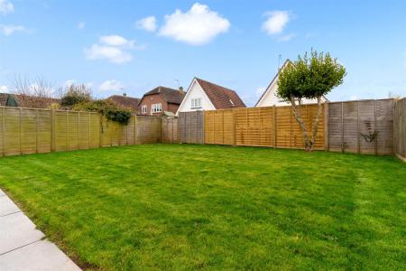 9 Maytree Close-030.jpg