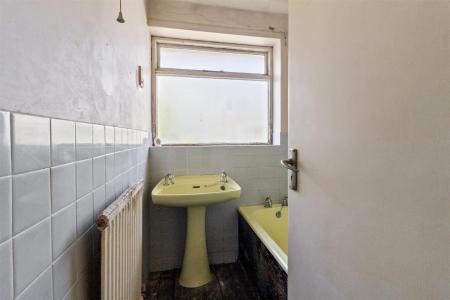 60 Rusper Road-006.JPG