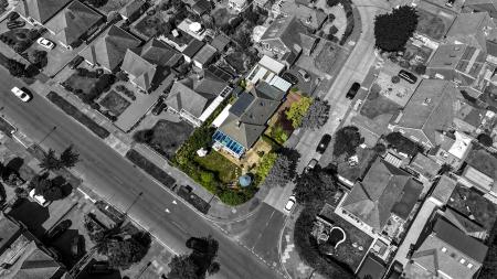 Windermere Crescent, 1-003 black and white.jpg