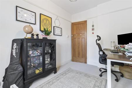 Douglas Avenue, 6-027.JPG