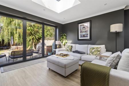 Douglas Avenue, 6-011.JPG