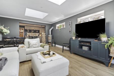 Douglas Avenue, 6-013.JPG