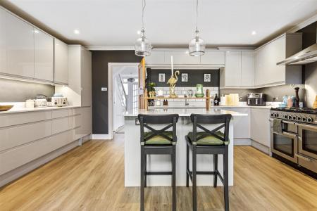 Douglas Avenue, 6-007.JPG