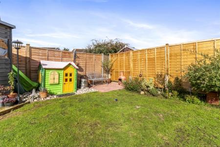 2 Sefton Close_015.JPG