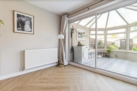 2 Sefton Close_006.JPG