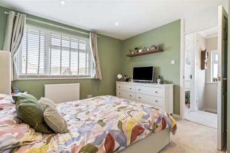 2 Sefton Close_024.JPG