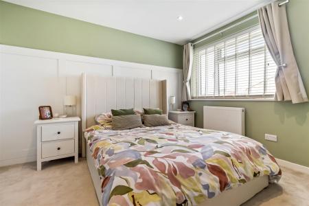 2 Sefton Close_022.JPG