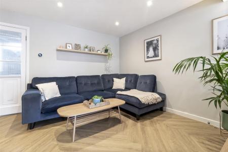 2 Sefton Close_004.JPG