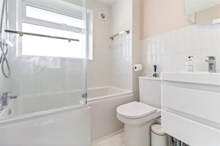 2 Sefton Close_017.JPG