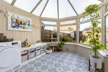 2 Sefton Close_011.JPG