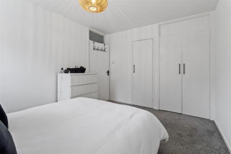 2 Helen Court-003.jpg