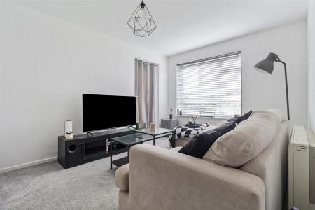 2 Helen Court-010.jpg