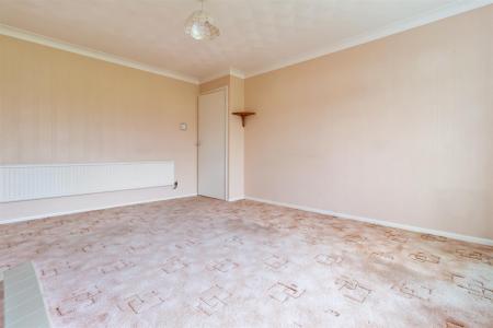 24 Cuckfield Crescent-002.jpg