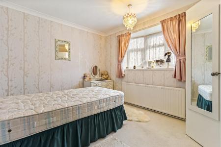 3 Twyford Close-003.JPG