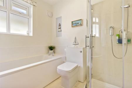 27 Thakeham Drive-010.JPG