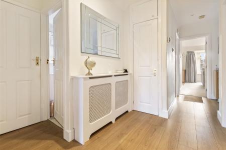 27 Thakeham Drive-011.JPG